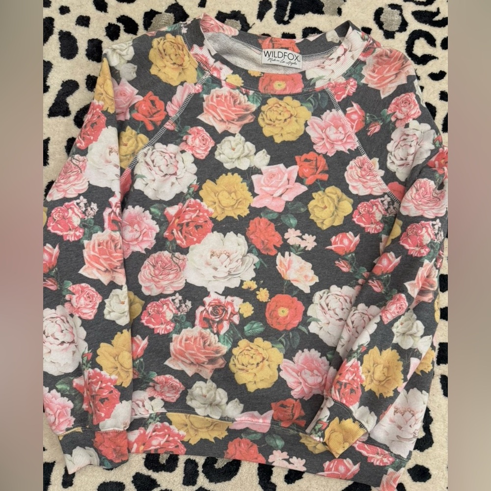 WildFox floral sweatshirt sz. Large love shack fancy